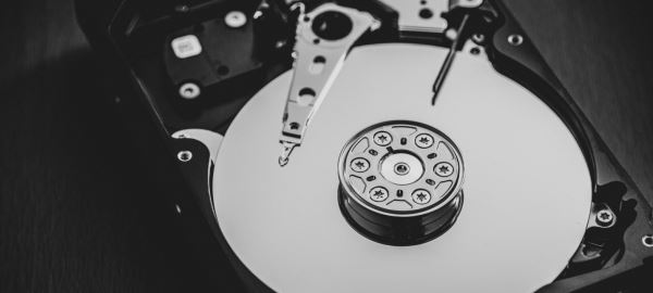 Исследование: SSD ненамного надежнее HDD