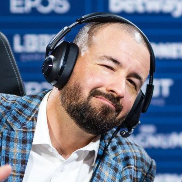 Кастер Semmler грубо ответил на заявление директора NiP, назвав его расистом